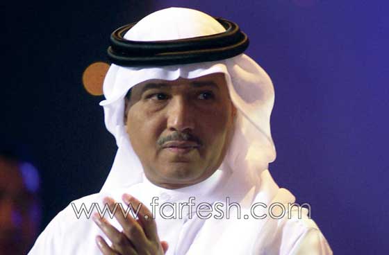 شاب التقط عقال محمد عبده في حفلة جدة: قيمته لا تقل عن منديل ام كلثوم صورة رقم 8 شاب التقط عقال محمد عبده في حفلة جدة: قيمته لا تقل عن منديل ام كلثوم صورة رقم 8