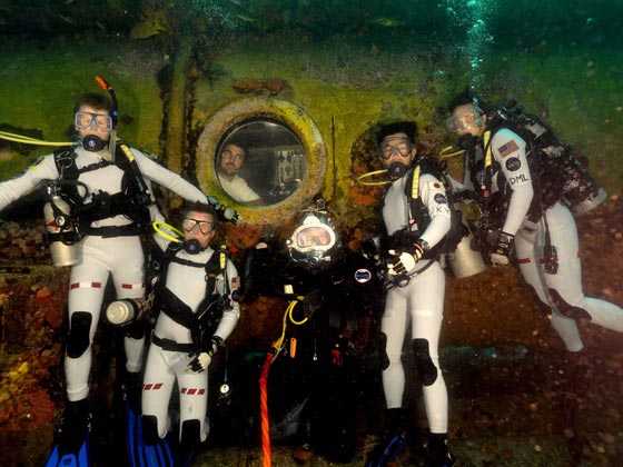 رواد فضاء يعيشون تحت الماء استعدادا لاقتحام العالم الخارجي.. فيديو صورة رقم 1
