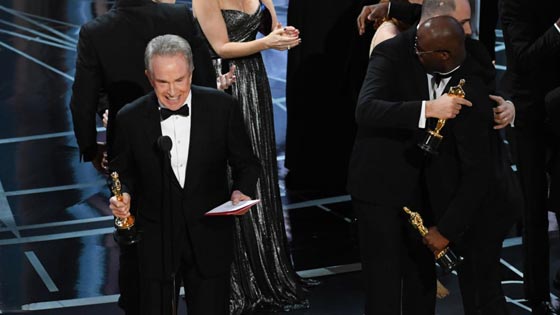 خطأ محرج.. فيلم مونلايت ينتزع الاوسكار من لا لا لاند على المسرح صورة رقم 1 خطأ محرج.. فيلم مونلايت ينتزع الاوسكار من لا لا لاند على المسرح صورة رقم 1