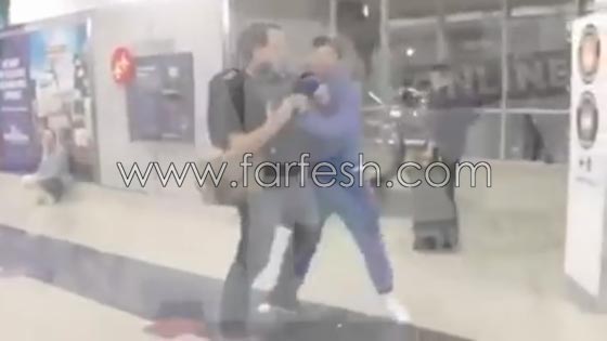 فيديو مثير.. عضو فرقة وان دايركشن يعتدي على مصور وامرأة في المطار صورة رقم 1 فيديو مثير.. عضو فرقة وان دايركشن يعتدي على مصور وامرأة في المطار صورة رقم 1