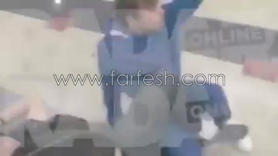 فيديو مثير.. عضو فرقة وان دايركشن يعتدي على مصور وامرأة في المطار صورة رقم 3 فيديو مثير.. عضو فرقة وان دايركشن يعتدي على مصور وامرأة في المطار صورة رقم 3