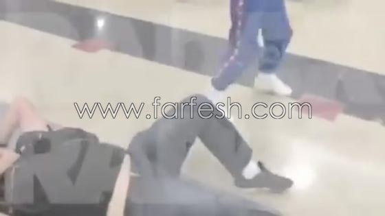 فيديو مثير.. عضو فرقة وان دايركشن يعتدي على مصور وامرأة في المطار صورة رقم 4 فيديو مثير.. عضو فرقة وان دايركشن يعتدي على مصور وامرأة في المطار صورة رقم 4