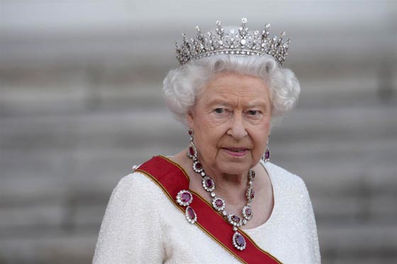 الملكة إليزابيث تحتفل بعيد ميلادها الـ93 مع عيد الفصح صورة رقم 9