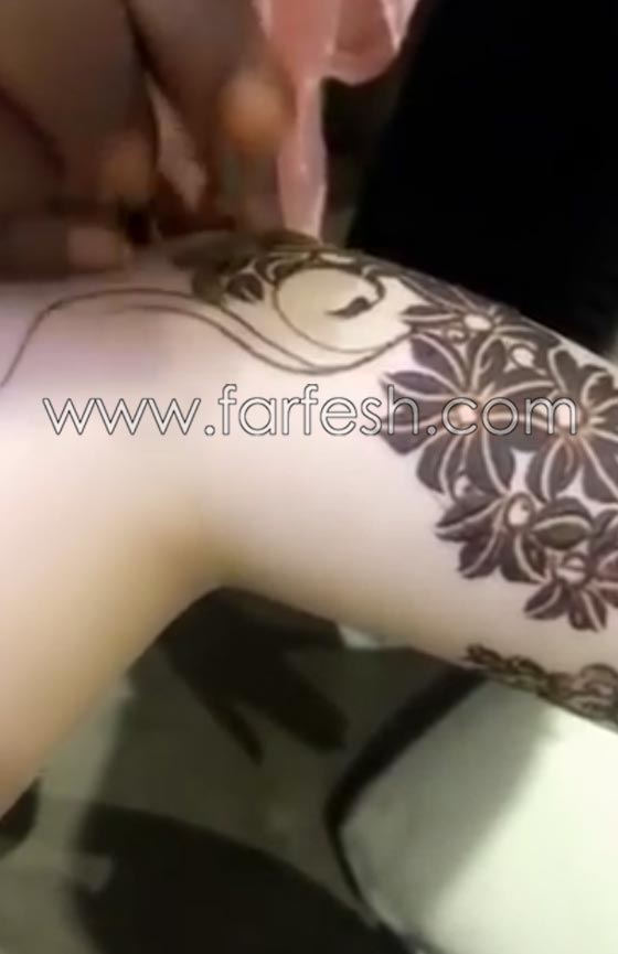 الاعلامية حليمة بولند تثير الجدل بنشر صور من جلسة حناء.. فيديو صورة رقم 2 الاعلامية حليمة بولند تثير الجدل بنشر صور من جلسة حناء.. فيديو صورة رقم 2