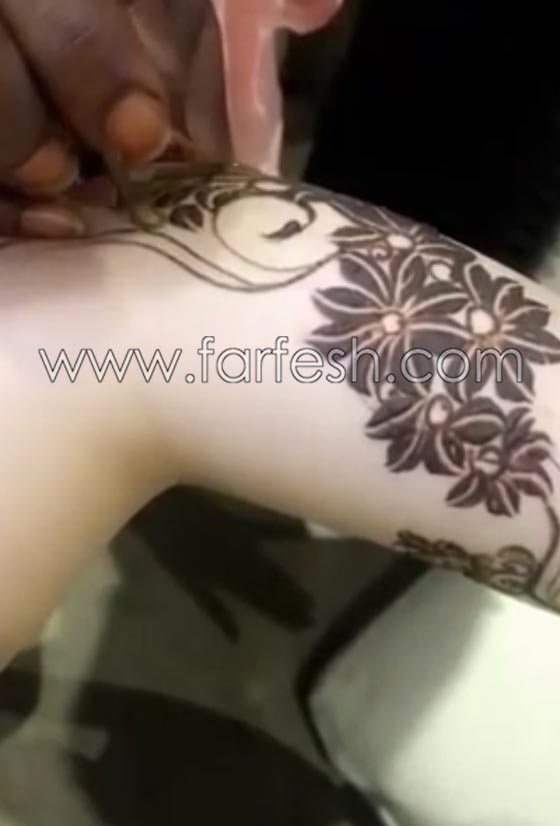 الاعلامية حليمة بولند تثير الجدل بنشر صور من جلسة حناء.. فيديو صورة رقم 4 الاعلامية حليمة بولند تثير الجدل بنشر صور من جلسة حناء.. فيديو صورة رقم 4