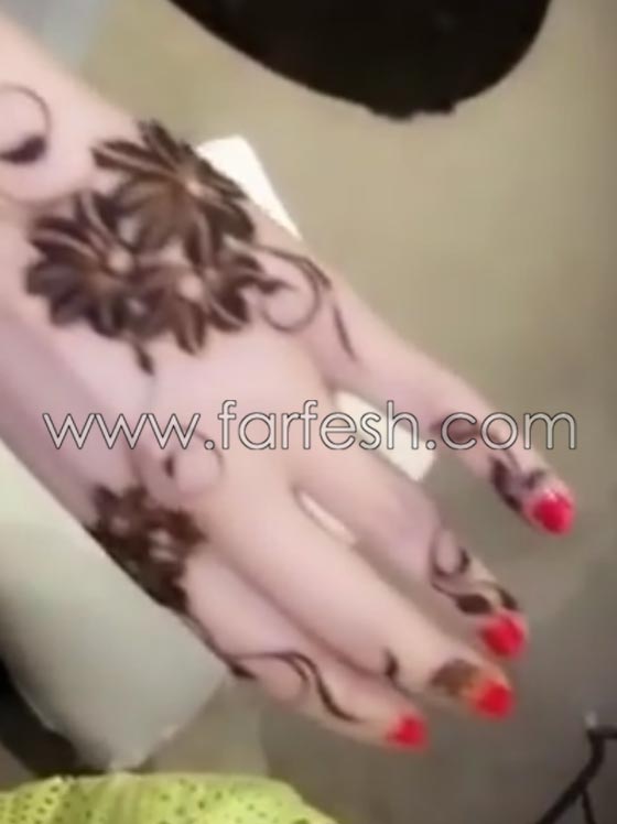 الاعلامية حليمة بولند تثير الجدل بنشر صور من جلسة حناء.. فيديو صورة رقم 6 الاعلامية حليمة بولند تثير الجدل بنشر صور من جلسة حناء.. فيديو صورة رقم 6