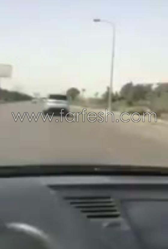 فيديو تامر حسني في سباق سرعة بسيارته مع سائق حاول تجاوزه! صورة رقم 1 فيديو تامر حسني في سباق سرعة بسيارته مع سائق حاول تجاوزه! صورة رقم 1