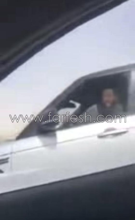 فيديو تامر حسني في سباق سرعة بسيارته مع سائق حاول تجاوزه! صورة رقم 5 فيديو تامر حسني في سباق سرعة بسيارته مع سائق حاول تجاوزه! صورة رقم 5