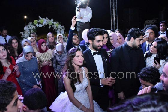 صور مثيرة: 6 وصيفات محجبات في حفل زفاف كارمن سليمان صورة رقم 2 صور مثيرة: 6 وصيفات محجبات في حفل زفاف كارمن سليمان صورة رقم 2