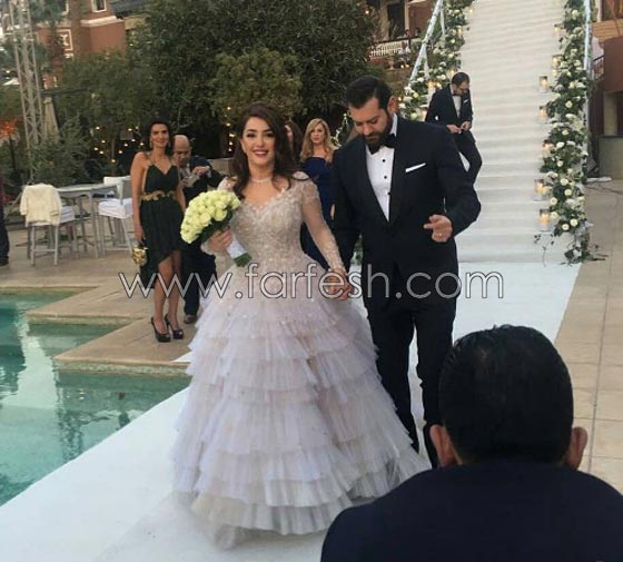 صور مشاهير دخلوا القفص الذهبي: أيهم تزوّج سرّاً وأيهم بثّ حفل زفافه؟ صورة رقم 7 صور مشاهير دخلوا القفص الذهبي: أيهم تزوّج سرّاً وأيهم بثّ حفل زفافه؟ صورة رقم 7