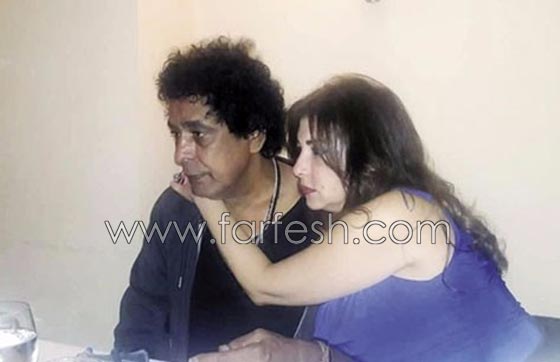 صور حميمية للكينج محمد منير مع أرملة فنان مصري تثير الشكوك صورة رقم 1 صور حميمية للكينج محمد منير مع أرملة فنان مصري تثير الشكوك صورة رقم 1