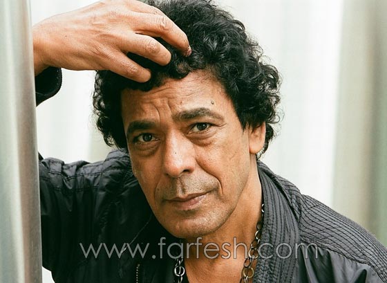 صور حميمية للكينج محمد منير مع أرملة فنان مصري تثير الشكوك صورة رقم 4 صور حميمية للكينج محمد منير مع أرملة فنان مصري تثير الشكوك صورة رقم 4