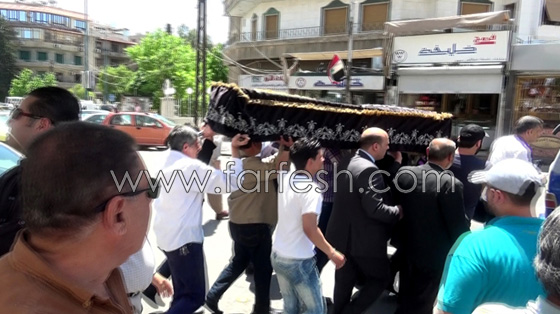 جنازة نجاح حفيظ تفضح نفاق الفنانين السوريين صورة رقم 3 جنازة نجاح حفيظ تفضح نفاق الفنانين السوريين صورة رقم 3