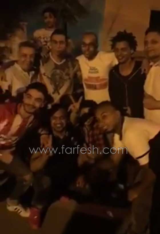 فيديو: مي كساب ترقص في الشارع وتوجه رسالة بعد خروج اوكا من السجن صورة رقم 4 فيديو: مي كساب ترقص في الشارع وتوجه رسالة بعد خروج اوكا من السجن صورة رقم 4