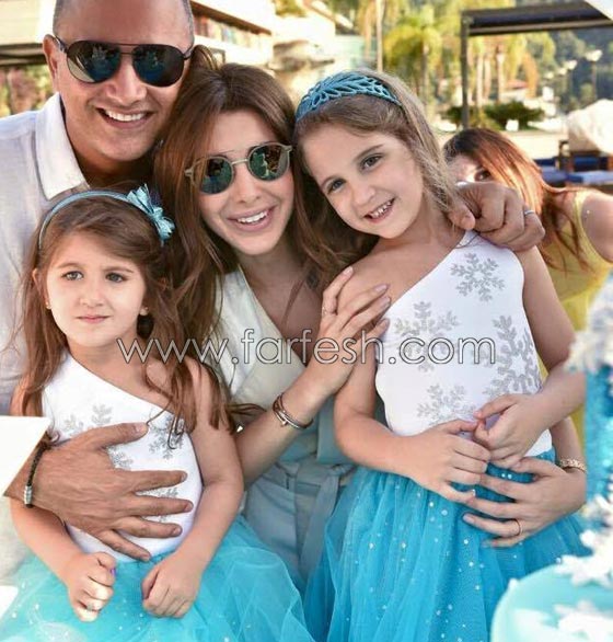 صور ابنتا نانسي عجرم باطلالة على الموضة مع والدهما.. تنافسان عارضات الازياء! صورة رقم 3 صور ابنتا نانسي عجرم باطلالة على الموضة مع والدهما.. تنافسان عارضات الازياء! صورة رقم 3