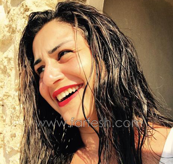 الصيف يفضح الفنانات: شعر خفيف، وزن زائد وإطلالات صادمة بدون مكياج صورة رقم 19 الصيف يفضح الفنانات: شعر خفيف، وزن زائد وإطلالات صادمة بدون مكياج صورة رقم 19