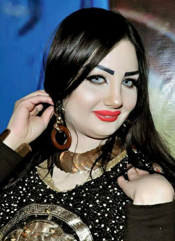 فيديو وصور بطلة (ركبني المرجيحة) بدون مكياج.. وسخرية الجمهور لم تتوقف! صورة رقم 10 فيديو وصور بطلة (ركبني المرجيحة) بدون مكياج.. وسخرية الجمهور لم تتوقف! صورة رقم 10