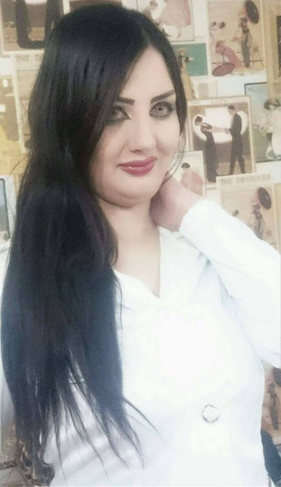 فيديو وصور بطلة (ركبني المرجيحة) بدون مكياج.. وسخرية الجمهور لم تتوقف! صورة رقم 15 فيديو وصور بطلة (ركبني المرجيحة) بدون مكياج.. وسخرية الجمهور لم تتوقف! صورة رقم 15