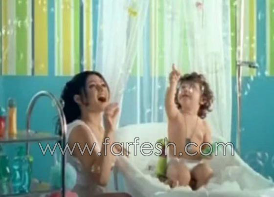 شاهد طفل (بوس الواوا) مع هيفاء وهبي بعد مرور 11 عاما.. هل تغيرت هيفاء؟ صورة رقم 9 شاهد طفل (بوس الواوا) مع هيفاء وهبي بعد مرور 11 عاما.. هل تغيرت هيفاء؟ صورة رقم 9