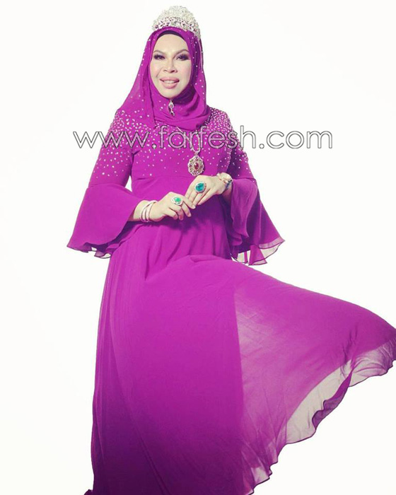 بطلة كليب (I Am Me) الراقص.. قصة ماليزية من بائعة إلى مليونيرة صورة رقم 38 بطلة كليب (I Am Me) الراقص.. قصة ماليزية من بائعة إلى مليونيرة صورة رقم 38
