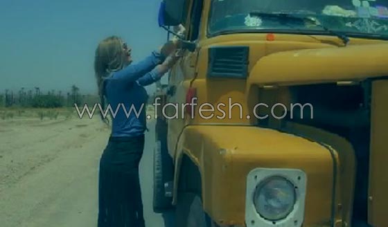 الراقصة المتحولة نور في كليب تاكسي صدمت المغاربة وهاجموها ساخرين! صورة رقم 4 الراقصة المتحولة نور في كليب تاكسي صدمت المغاربة وهاجموها ساخرين! صورة رقم 4