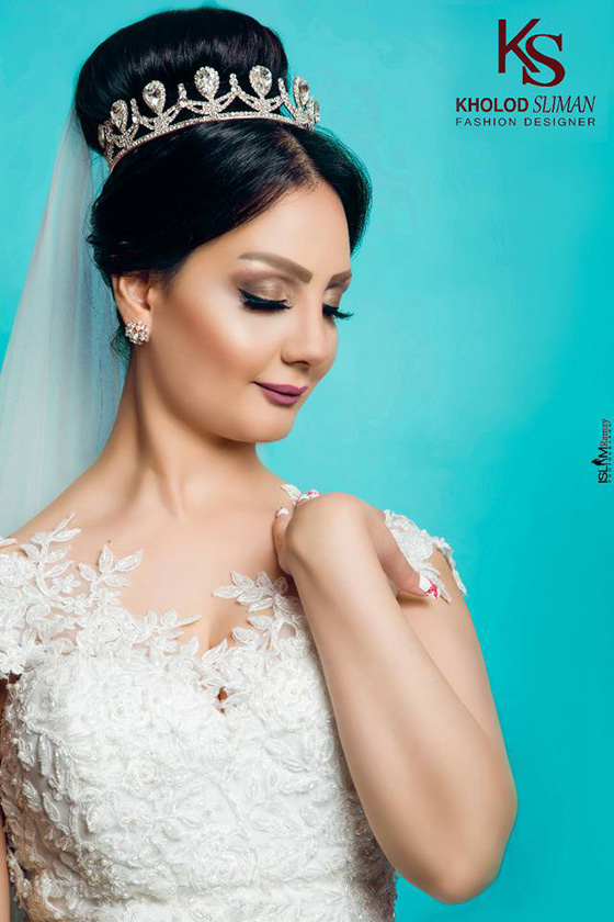 صور دالي حسن مغنية ركبني المرجيحة في نيولوك بفستان العروس وآخر احمر ضيق صورة رقم 2 صور دالي حسن مغنية ركبني المرجيحة في نيولوك بفستان العروس وآخر احمر ضيق صورة رقم 2
