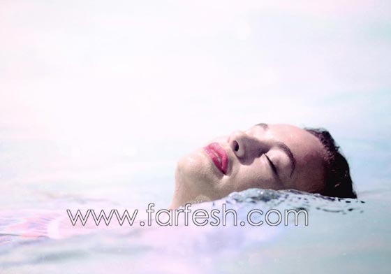 هند صبري تنافس نيللي كريم وتنشر صورها بالمايوه في البحر! صورة رقم 2 هند صبري تنافس نيللي كريم وتنشر صورها بالمايوه في البحر! صورة رقم 2