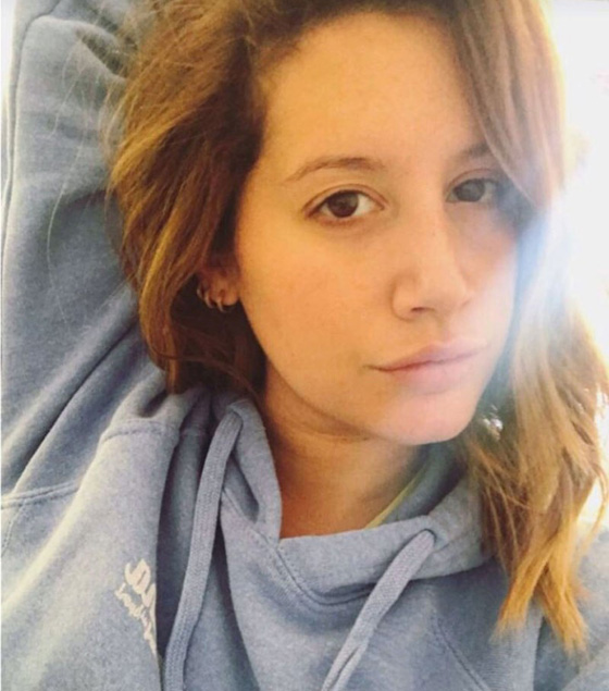 صور نجمات عالميات بدون مكياج: تايلور سويفت، بيلا حديد وليندسي لوهان صورة رقم 8 صور نجمات عالميات بدون مكياج: تايلور سويفت، بيلا حديد وليندسي لوهان صورة رقم 8