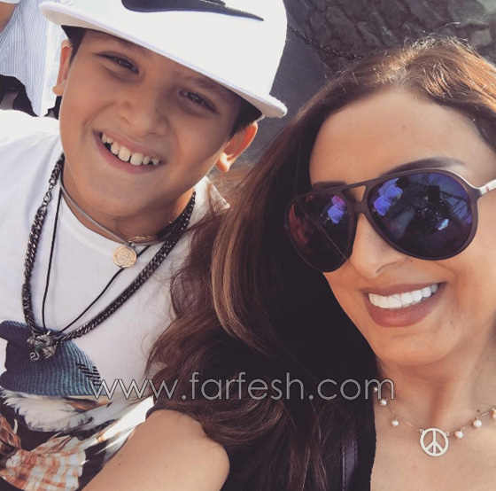 صور انغام تحتضن شابا على المسرح والجمهور يصفق له.. صورة رقم 10 صور انغام تحتضن شابا على المسرح والجمهور يصفق له.. صورة رقم 10