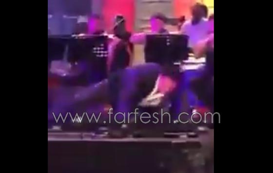 فيديوهات وصور سقوط راغب علامة والجمهور: فكّر نفسه مايكل جاكسون ويا شماتة احلام! صورة رقم 2 فيديوهات وصور سقوط راغب علامة والجمهور: فكّر نفسه مايكل جاكسون ويا شماتة احلام! صورة رقم 2