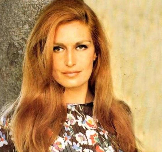 صور 10 فنانين انتحروا، 4 منهم شنقا وآخر قطع رقبته بسكين! صورة رقم 1 صور 10 فنانين انتحروا، 4 منهم شنقا وآخر قطع رقبته بسكين! صورة رقم 1