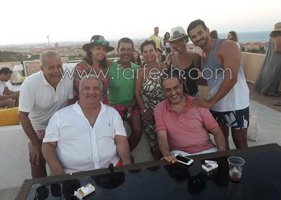 صور صادمة: نجوم الفن على طبيعتهم بدون مكياج على الشاطئ! صورة رقم 20 صور صادمة: نجوم الفن على طبيعتهم بدون مكياج على الشاطئ! صورة رقم 20
