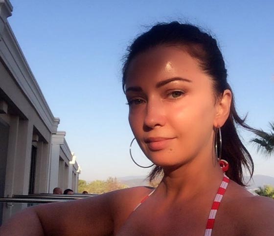 جمال مطربة أوكرانية حسناء يتسبب بتوقيفها في مطار تركيا! صور صورة رقم 4 جمال مطربة أوكرانية حسناء يتسبب بتوقيفها في مطار تركيا! صور صورة رقم 4