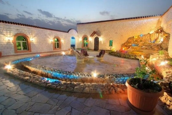بالصور.. منزل جورج وسوف قصر فخم من الخيال صورة رقم 4 بالصور.. منزل جورج وسوف قصر فخم من الخيال صورة رقم 4