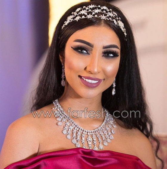 صور الفنانة دنيا بطمة بإطلالة تعرضها للسخرية صورة رقم 4 صور الفنانة دنيا بطمة بإطلالة تعرضها للسخرية صورة رقم 4