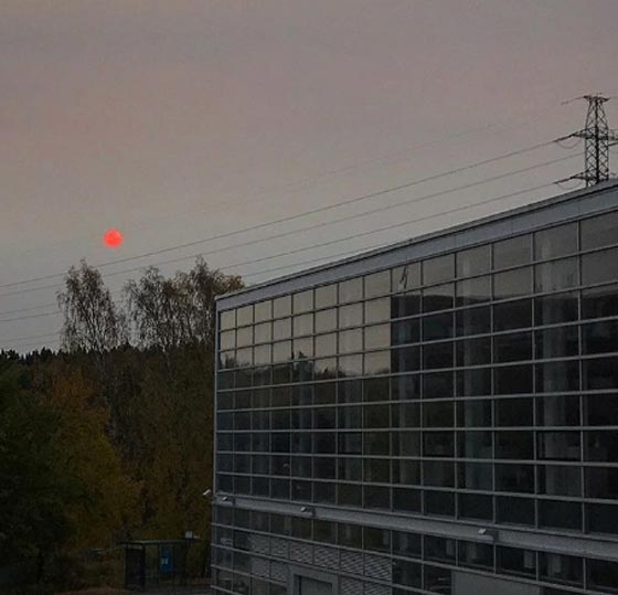 بالفيديو والصور.. اللون الأحمر والبرتقالي يصبغان شمس وسماء روسيا بالكامل! صورة رقم 6