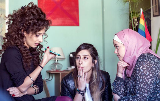 بر بحر.. فيلم فلسطيني واجهت مخرجته تهديدات قتل وحملات مقاطعة لهذه الاسباب..!!! صورة رقم 6 بر بحر.. فيلم فلسطيني واجهت مخرجته تهديدات قتل وحملات مقاطعة لهذه الاسباب..!!! صورة رقم 6