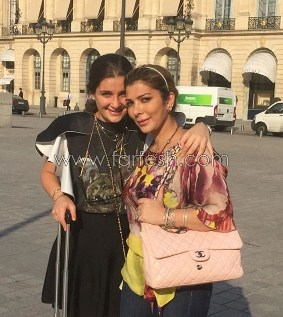 بالصور.. الفنانة أصالة وابنتها شام وثروة شنط يد بآلاف الدولارات! صورة رقم 2 بالصور.. الفنانة أصالة وابنتها شام وثروة شنط يد بآلاف الدولارات! صورة رقم 2