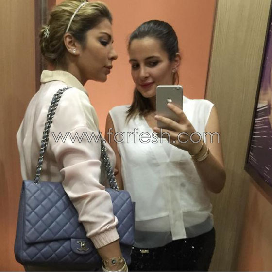 بالصور.. الفنانة أصالة وابنتها شام وثروة شنط يد بآلاف الدولارات! صورة رقم 4 بالصور.. الفنانة أصالة وابنتها شام وثروة شنط يد بآلاف الدولارات! صورة رقم 4