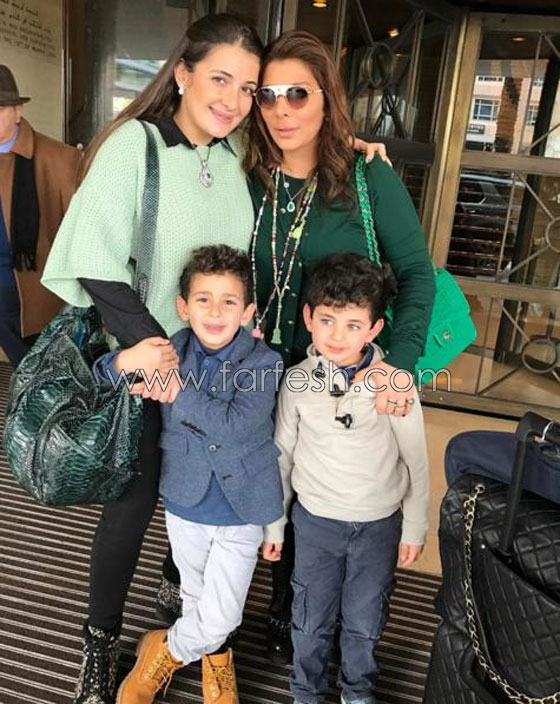 بالصور.. الفنانة أصالة وابنتها شام وثروة شنط يد بآلاف الدولارات! صورة رقم 12 بالصور.. الفنانة أصالة وابنتها شام وثروة شنط يد بآلاف الدولارات! صورة رقم 12