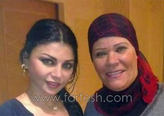 صور والدة هيفاء وهبي بالحجاب وبدونه: من أجمل؟ هي ام ابنتيها؟ صورة رقم 2 صور والدة هيفاء وهبي بالحجاب وبدونه: من أجمل؟ هي ام ابنتيها؟ صورة رقم 2