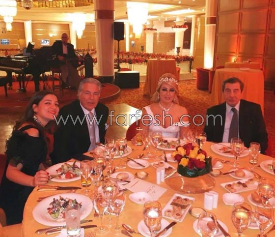 فيديو مسرّب: حسين فهمي يرقص (تويست) مع أخيه مصطفى في حفل زفافه صورة رقم 7 فيديو مسرّب: حسين فهمي يرقص (تويست) مع أخيه مصطفى في حفل زفافه صورة رقم 7