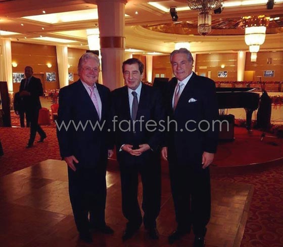 فيديو مسرّب: حسين فهمي يرقص (تويست) مع أخيه مصطفى في حفل زفافه صورة رقم 8 فيديو مسرّب: حسين فهمي يرقص (تويست) مع أخيه مصطفى في حفل زفافه صورة رقم 8