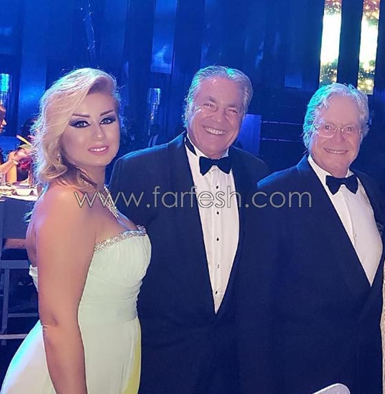 فيديو مسرّب: حسين فهمي يرقص (تويست) مع أخيه مصطفى في حفل زفافه صورة رقم 2 فيديو مسرّب: حسين فهمي يرقص (تويست) مع أخيه مصطفى في حفل زفافه صورة رقم 2