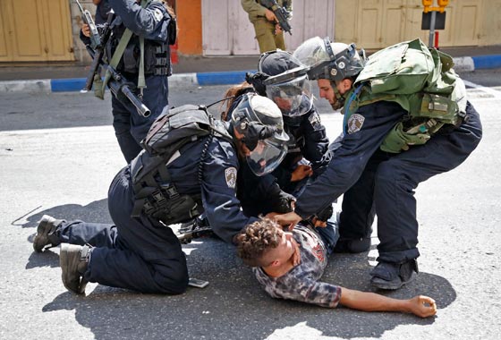  أيام غضب شعبي فلسطيني احتجاجاً على قرار ترامب بشأن القدس صورة رقم 2