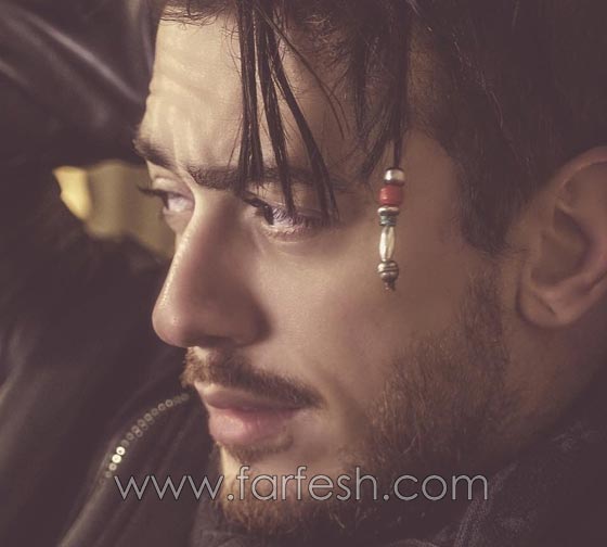 صورة سعد المجرد تثير التساؤلات: لماذا يزين شعره بأكسسوار نسائي؟ صورة رقم 1 صورة سعد المجرد تثير التساؤلات: لماذا يزين شعره بأكسسوار نسائي؟ صورة رقم 1