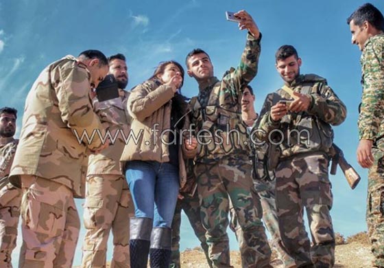 فيديو الفنانة كندا حنا تزور الجنود السوريين ويغنون لها (يا آل عيسى) صورة رقم 3 فيديو الفنانة كندا حنا تزور الجنود السوريين ويغنون لها (يا آل عيسى) صورة رقم 3