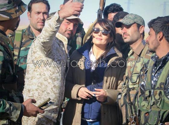 فيديو الفنانة كندا حنا تزور الجنود السوريين ويغنون لها (يا آل عيسى) صورة رقم 6 فيديو الفنانة كندا حنا تزور الجنود السوريين ويغنون لها (يا آل عيسى) صورة رقم 6