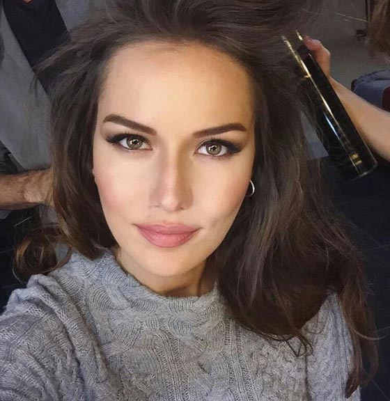 بالصور: من هنّ اجمل 10 نساء في العالم؟ (بينهن سياسية عمرها 70 عاما)! صورة رقم 9 بالصور: من هنّ اجمل 10 نساء في العالم؟ (بينهن سياسية عمرها 70 عاما)! صورة رقم 9