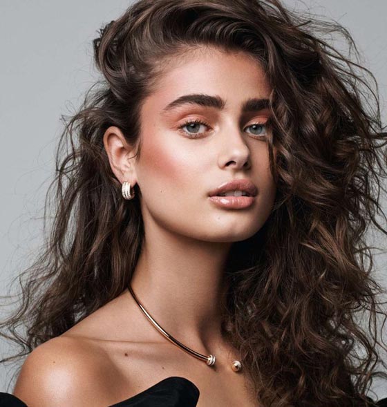 بالصور: من هنّ اجمل 10 نساء في العالم؟ (بينهن سياسية عمرها 70 عاما)! صورة رقم 3 بالصور: من هنّ اجمل 10 نساء في العالم؟ (بينهن سياسية عمرها 70 عاما)! صورة رقم 3